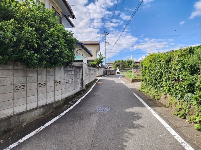 高崎市箕郷町生原　売土地の前面道路含む現地写真