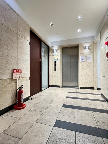 プロシード吹上のエントランス