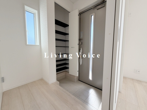 【玄関】 | 【仲介手数料０円】厚木市下荻野第18　新築一戸建て　全2棟 | 厚木市下荻野第18　新築一戸建て　全2棟