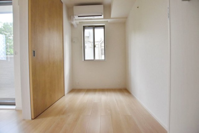 【洋室】 | メゾン・ヴァンベール