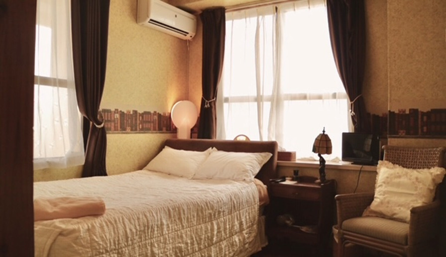 宮古島市平良字西原　シェアハウスの洋室