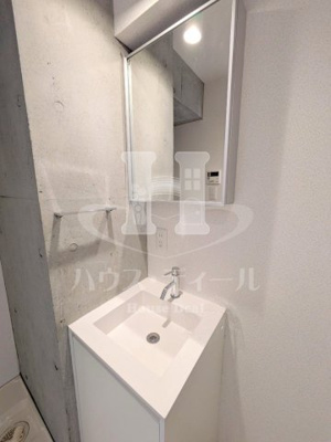 【独立洗面台】 | レピュア王子本町 | 独立洗面化粧台が付いています