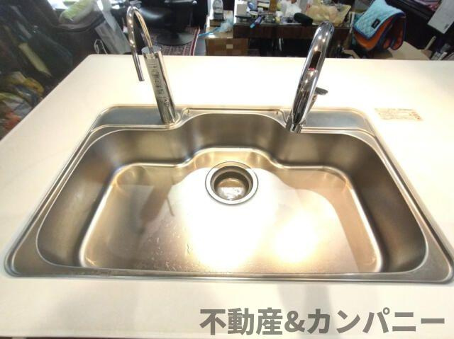 松山市和泉北４丁目の中古一戸建のキッチン|使いやすいキッチンです