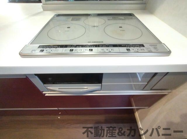 松山市和泉北４丁目の中古一戸建のキッチン|お料理しやすいキッチンです