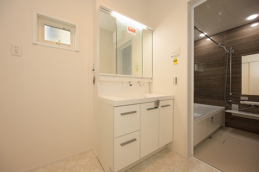 サンコート　久留米市東櫛原町の独立洗面台