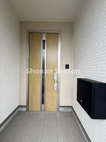 【玄関】 | 内覧の際には新生活をイメージしながら隅々までご覧くださいね！