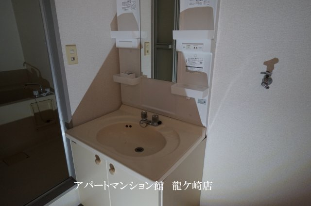 ニューシティ志げBの独立洗面台