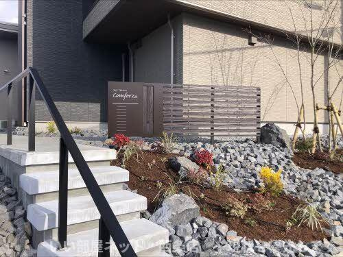 シャーメゾンコンフォーザのエントランス