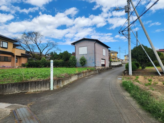 高崎市箕郷町柏木沢売土地の前面道路含む現地写真