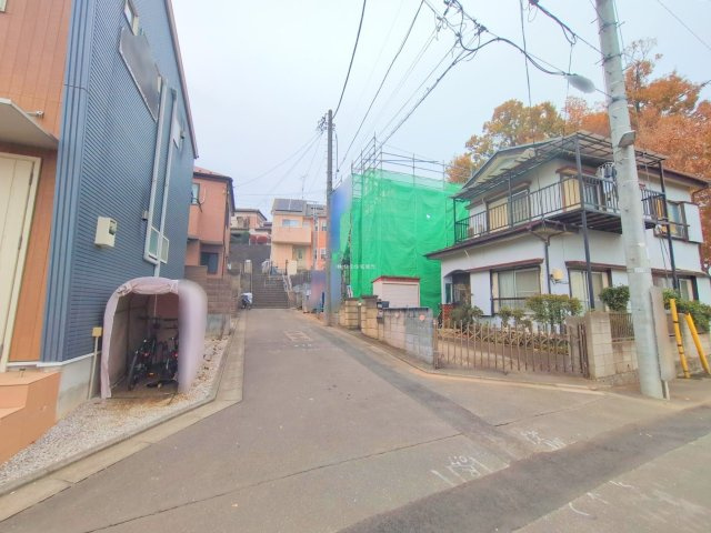 富士見市大字水子の新築一戸建の外観|リビング中央には吹抜付きで開放感満点！