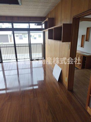 ６５３９５　岐阜市切通中古戸建ての洋室