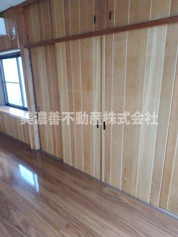 ６５３９５　岐阜市切通中古戸建ての収納