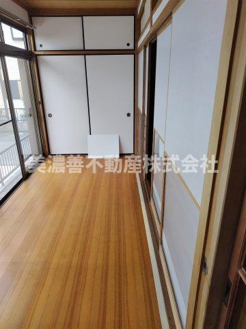 ６５３９５　岐阜市切通中古戸建ての内装