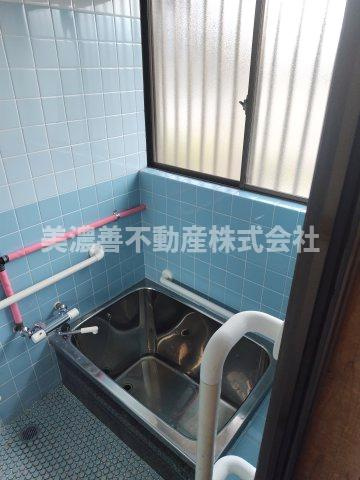 ６５３９５　岐阜市切通中古戸建ての浴室