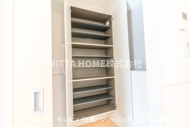 メゾン・シャトンⅠの玄関|【完成イメージ】シューズボックス付きです(^^♪