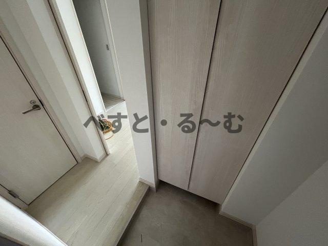 KTIレジデンス西新町の玄関