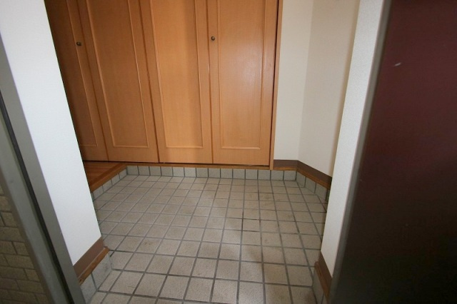 ユアコート東原の玄関