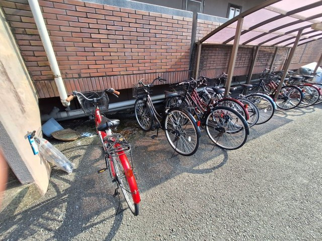 グランドセレブ真木のその他|駐輪場があります。