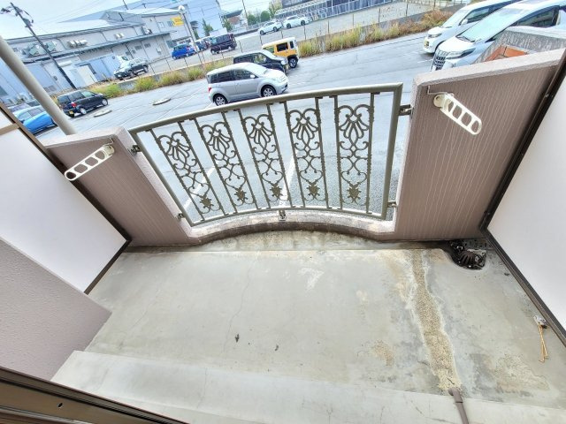 グランドセレブ真木のバルコニー|お洗濯にも便利なバルコニー付き