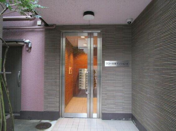 ワコー大塚マンションＡ棟のエントランス