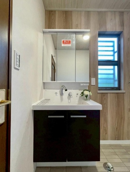 神戸市西区桜が丘東町2丁目の独立洗面台