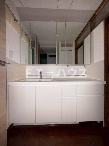 東船橋和光台ハイツ１号棟の洗面所