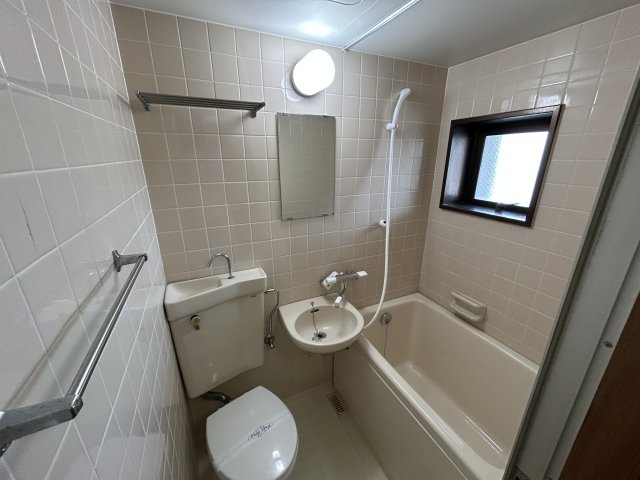 NS長尾ビルの洗面所|スペースが確保できる洗面所です