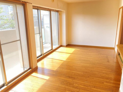 グラン・コート守口　2階の居間・リビング