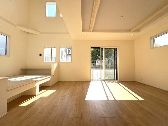 【居間・リビング】 | 大野城市つつじヶ丘3丁目　2号棟（全2棟）【仲介手数料無料・0円】 | 現地写真。