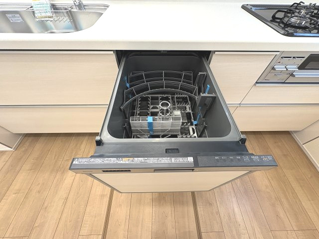 【キッチン】 | 大野城市つつじヶ丘3丁目　2号棟（全2棟）【仲介手数料無料・0円】 | 現地写真。食洗器が付いてます。