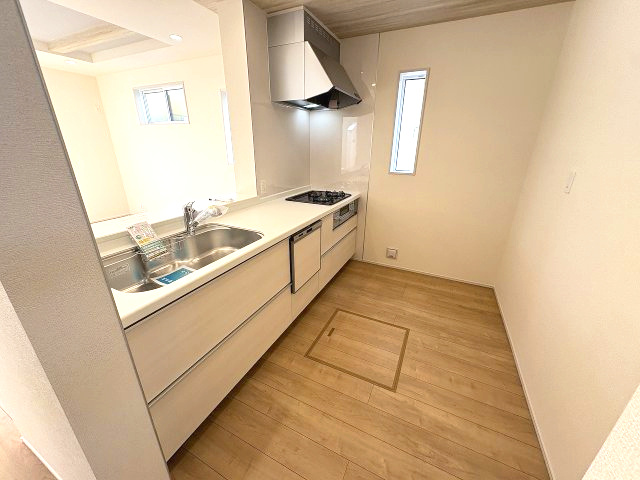 【キッチン】 | 大野城市つつじヶ丘3丁目　2号棟（全2棟）【仲介手数料無料・0円】 | 現地写真。