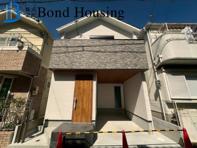 「南向き明るいリビング」「全居室2面採光」　舞子坂４丁目の外観