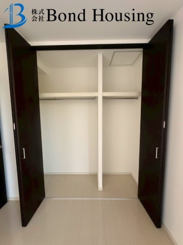 「南向き明るいリビング」「全居室2面採光」　舞子坂４丁目の収納