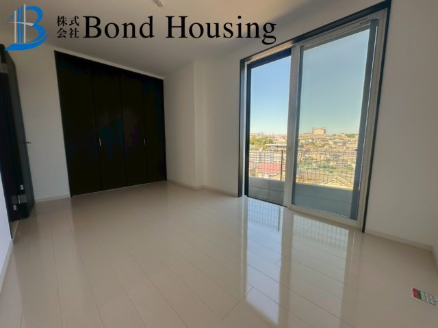 「南向き明るいリビング」「全居室2面採光」　舞子坂４丁目の子供部屋