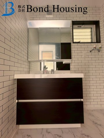 「南向き明るいリビング」「全居室2面採光」　舞子坂４丁目の独立洗面台