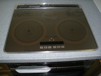 【設備】 | シャリエ大津朝日が丘 | ３口ＩＨクッキングヒータ　※前回募集時／２０１５年４月の写真