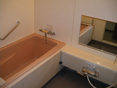 【浴室】 | シャリエ大津朝日が丘 | 浴室　※前回募集時／２０１５年４月の写真