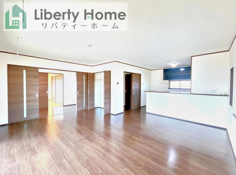 北茨城市中郷町松井　中古戸建の居間・リビング