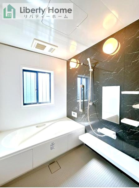 北茨城市中郷町松井　中古戸建の浴室