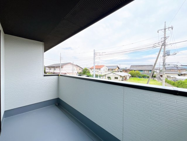 【バルコニー】 | 高崎市下之城町　新築住宅 | お日さまがほほえむバルコニー。気持ち良い風と青く広がる空。思わず深呼吸したくなる。