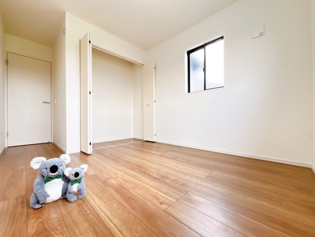 【洋室】 | 高崎市下之城町　新築住宅 | 「どんな家具を置こうかな」とワクワクする。好みのこだわりのお部屋にしてじぶんだけの部屋でゆったりと寛げます。