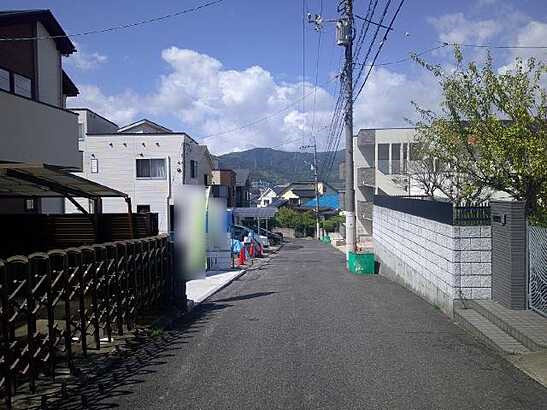 【前面道路含む現地写真】
