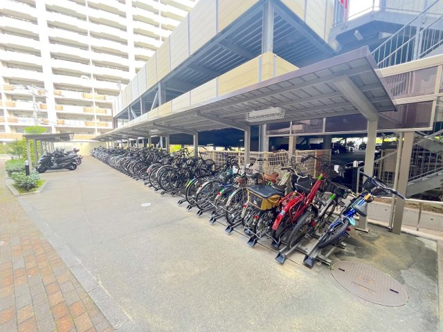 エバーライフパセオ博多南センターコートの駐輪場