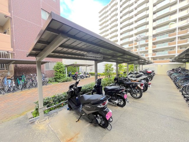 エバーライフパセオ博多南センターコートの駐輪場