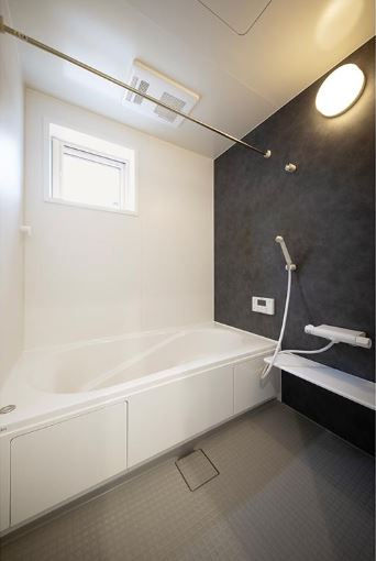 大谷町戸建（築浅）の浴室