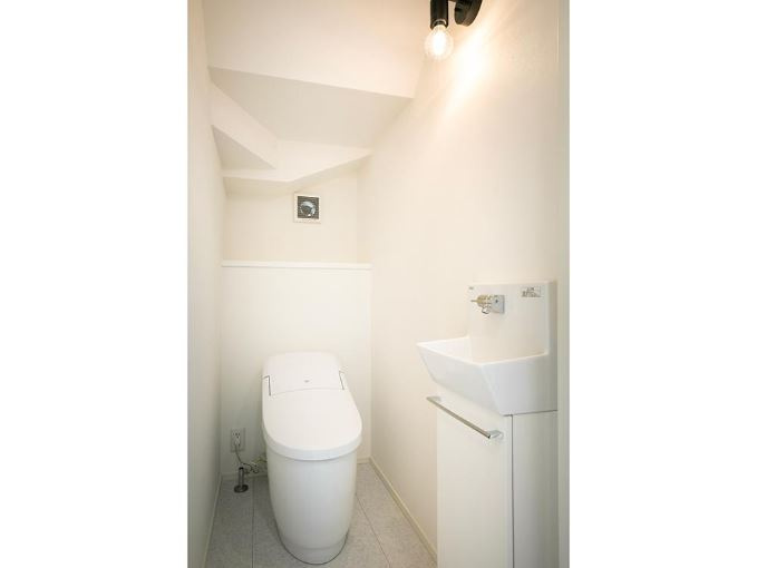 大谷町戸建（築浅）のトイレ