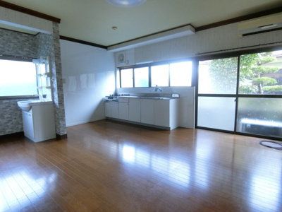 【居間・リビング】 | 旗ヶ崎1丁目貸家