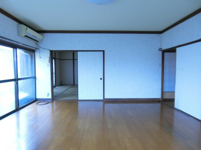 【居間・リビング】 | 旗ヶ崎1丁目貸家