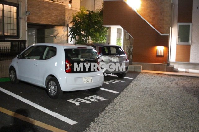 Celeste中野坂上の駐車場|目の前月極駐車場とコインパーキング