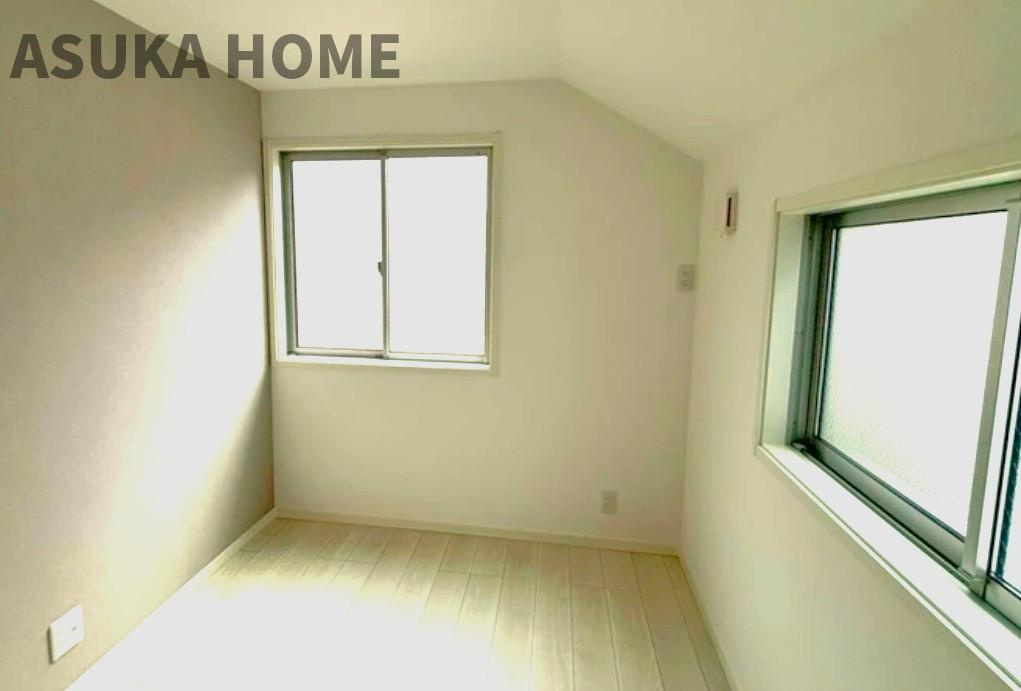 神奈川区西寺尾３丁目　戸建ての洋室|5.1帖の洋室でクローゼットもあるので子供部屋にも活用できます。